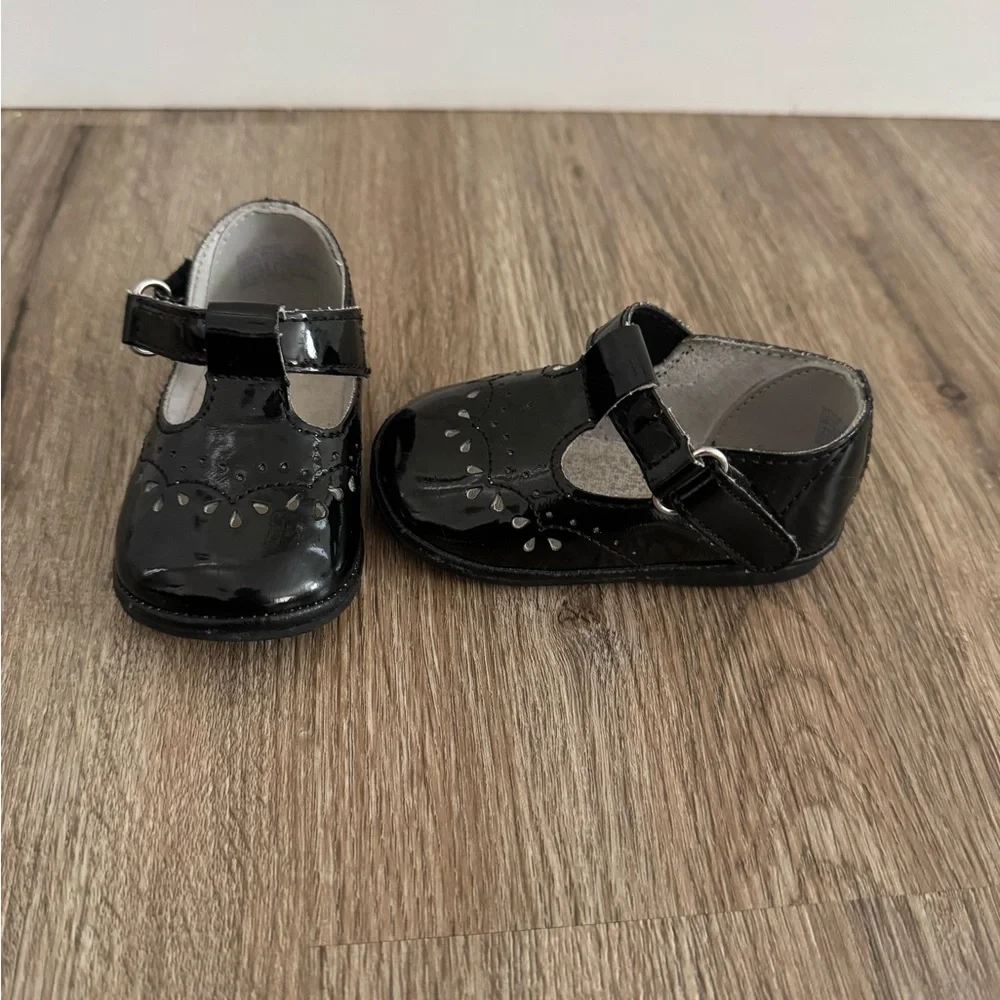 L'Amour Angel Black Patent Dress Shoes for Infants